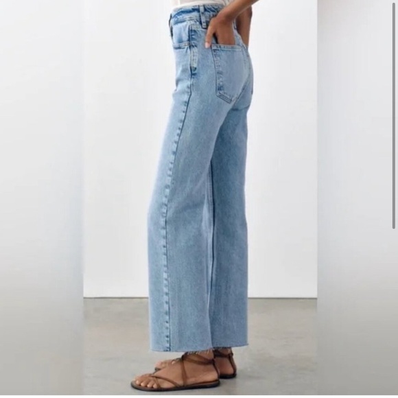 Zara High Rise Seamless Hem Straight Jeans Size 6 - Picture 9 of 9